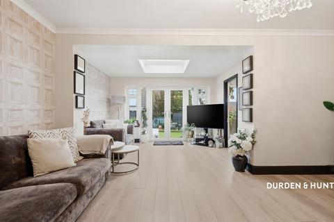 undefined, Wingletye Lane, Hornchurch, RM11