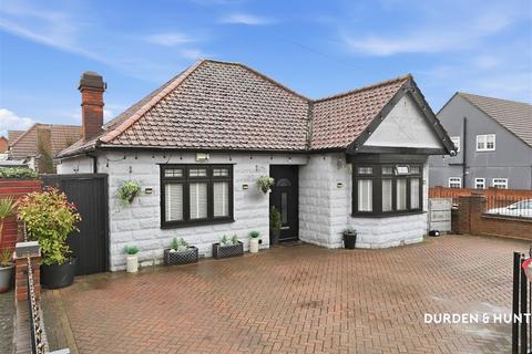undefined, Wingletye Lane, Hornchurch, RM11