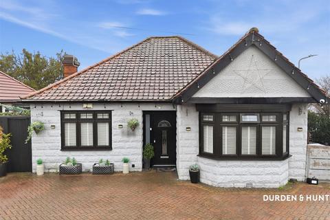 undefined, Wingletye Lane, Hornchurch, RM11