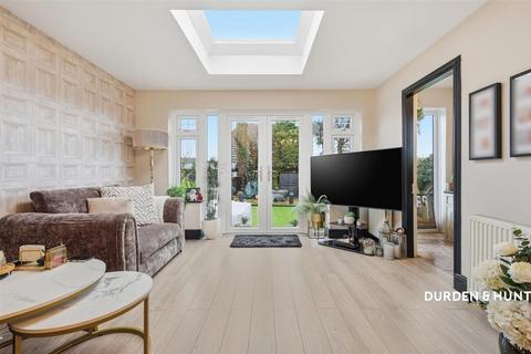 undefined, Wingletye Lane, Hornchurch, RM11