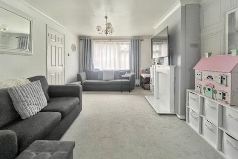 3 bedroom end of terrace house for sale, Sutherland Gardens, Gillingham, ME8