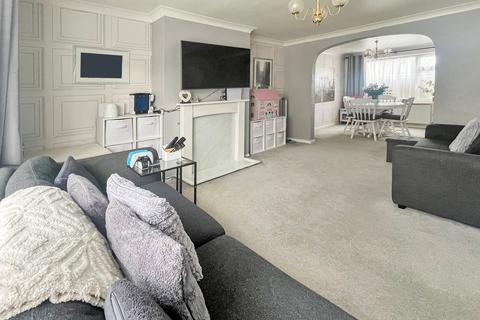 3 bedroom end of terrace house for sale, Sutherland Gardens, Gillingham, ME8