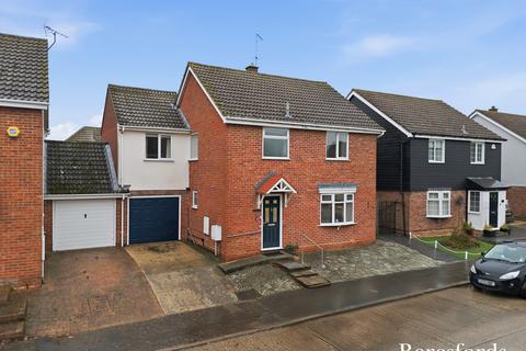 4 bedroom detached house for sale, Ennerdale Avenue, Great Notley, CM77