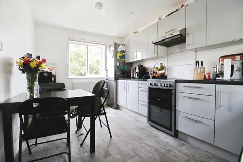 2 bedroom end of terrace house for sale, Oakwood Road, Westlea, SN5