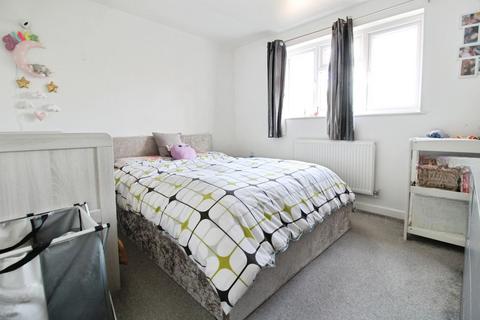 2 bedroom end of terrace house for sale, Oakwood Road, Westlea, SN5