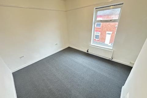2 bedroom terraced house to rent, Rockhampton Street, Manchester, Lancashire, M18