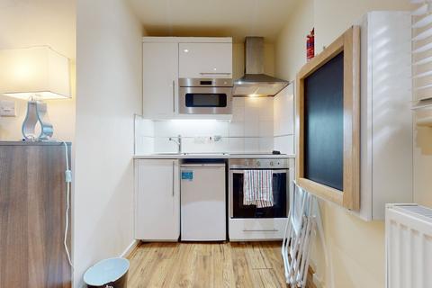 Studio to rent, Anson Road