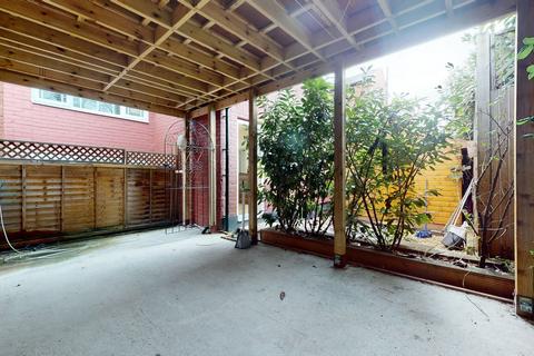 Studio to rent, Anson Road