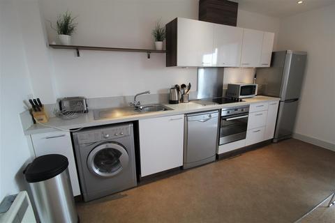 1 bedroom flat to rent, King House, Fire Fly Avenue, Swindon, SN2