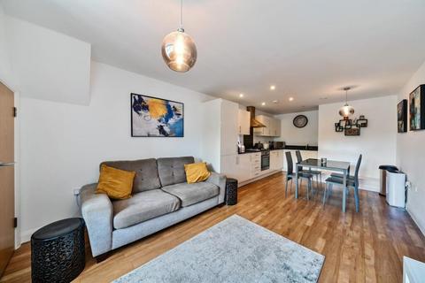 2 bedroom apartment for sale, Cheam Road, Epsom, KT17