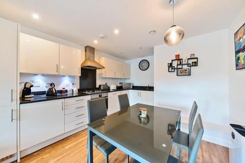 2 bedroom apartment for sale, Cheam Road, Epsom, KT17