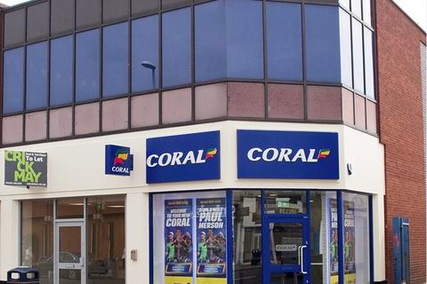 Retail property (high street) to rent - 54-56 London Rd Portsmouth PO2 0LN