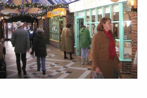 Retail property (high street) to rent, 27 East St Chichester PO19 1HS