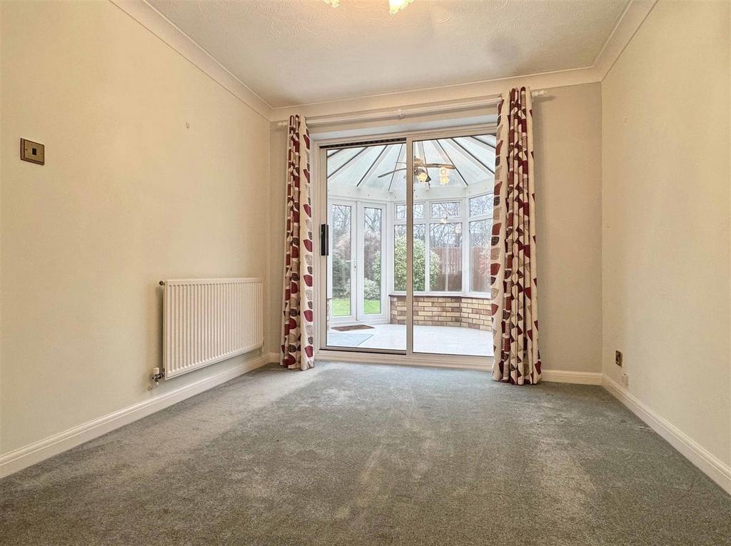 Dining Room b.jpg