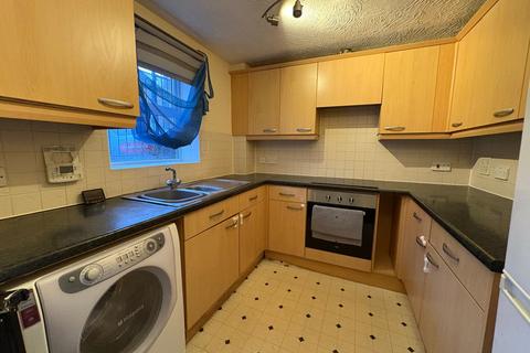 2 bedroom flat to rent, Steven Close, Chatham, ME4