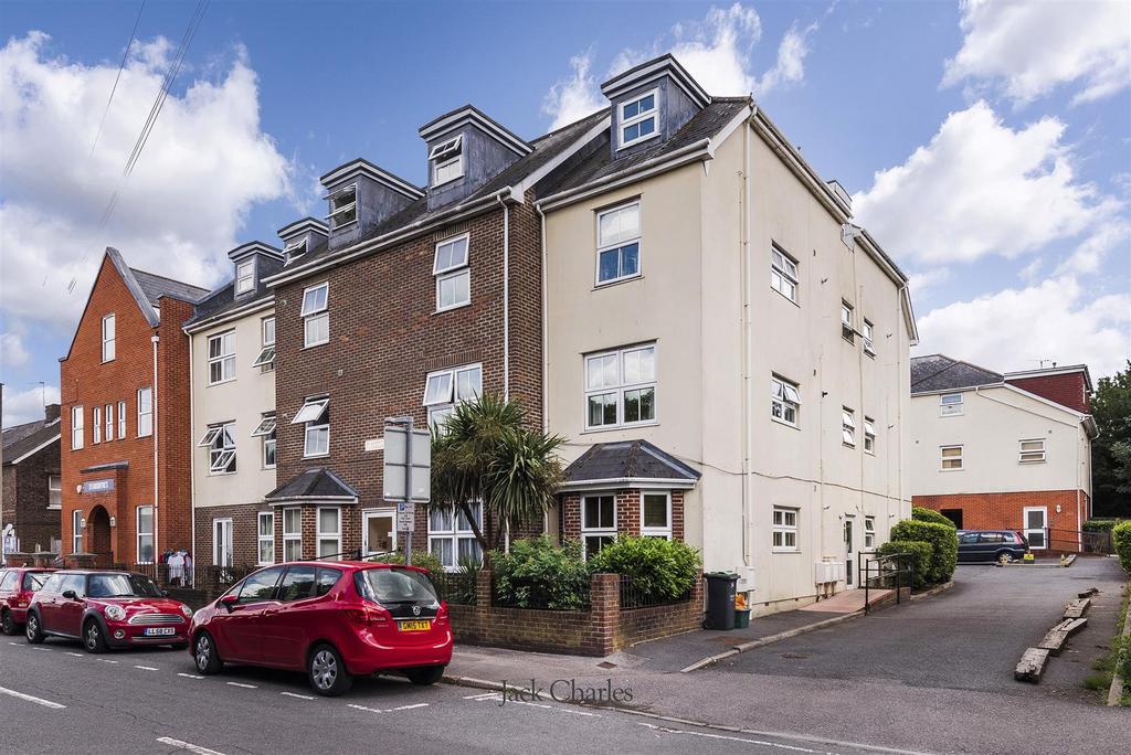 Flat 3, St. Eanswythes Ct, TN9 2 BF 002.jpg