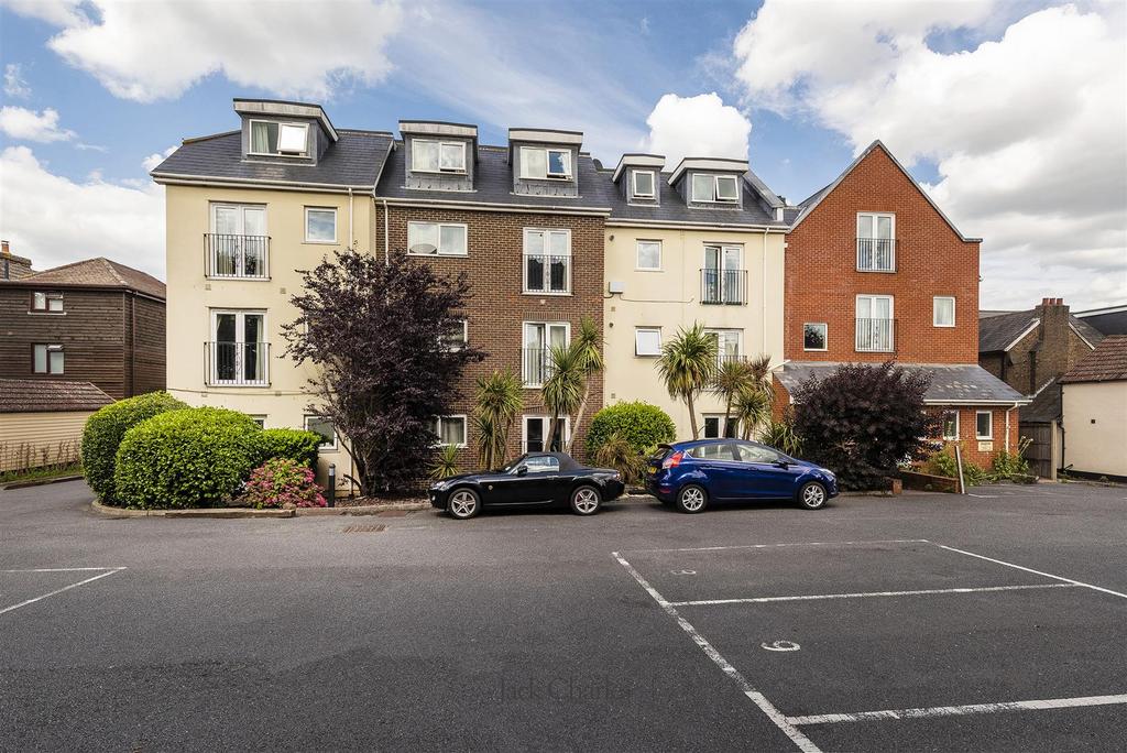 Flat 3, St. Eanswythes Ct, TN9 2 BF 004.jpg