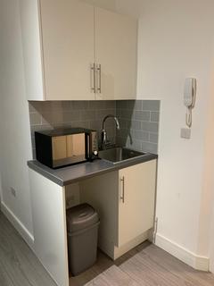 Studio to rent, Flat 2, London W10