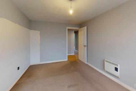 2 bedroom flat to rent, Garner Court, Tilbury , RM15