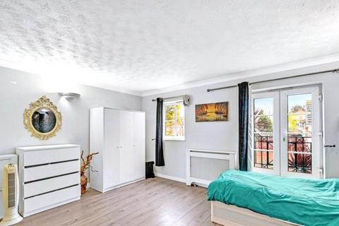 undefined, Valiant Way, London, E6