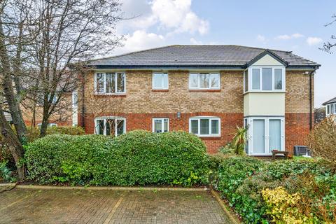 1 bedroom flat for sale, Shepperton Court Drive, Shepperton, TW17