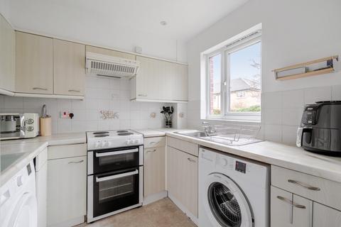 1 bedroom flat for sale, Shepperton Court Drive, Shepperton, TW17