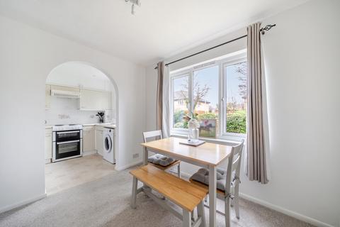 1 bedroom flat for sale, Shepperton Court Drive, Shepperton, TW17