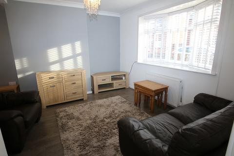 2 bedroom end of terrace house to rent, Bradford Crescent, Gilesgate, Durham, DH1