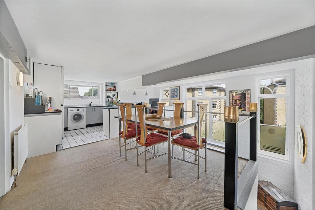 Kitchen/Dining Area