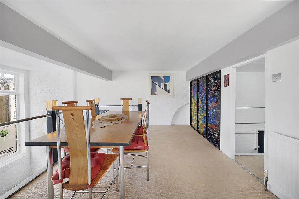 Kitchen/Dining Area
