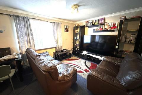 3 bedroom terraced house for sale, Streambank Road, Thorplands Brook, Northampton NN3