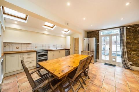 5 bedroom house to rent, Gaskarth Road, London SW12