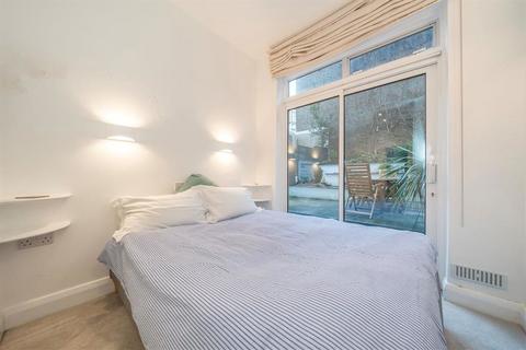 2 bedroom flat to rent, Maclise Road, London W14