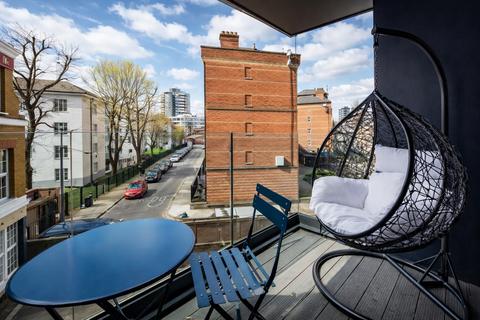 1 bedroom apartment to rent, Glacier Point, London, E2