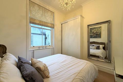 1 bedroom flat for sale, Oriental Place, Brighton