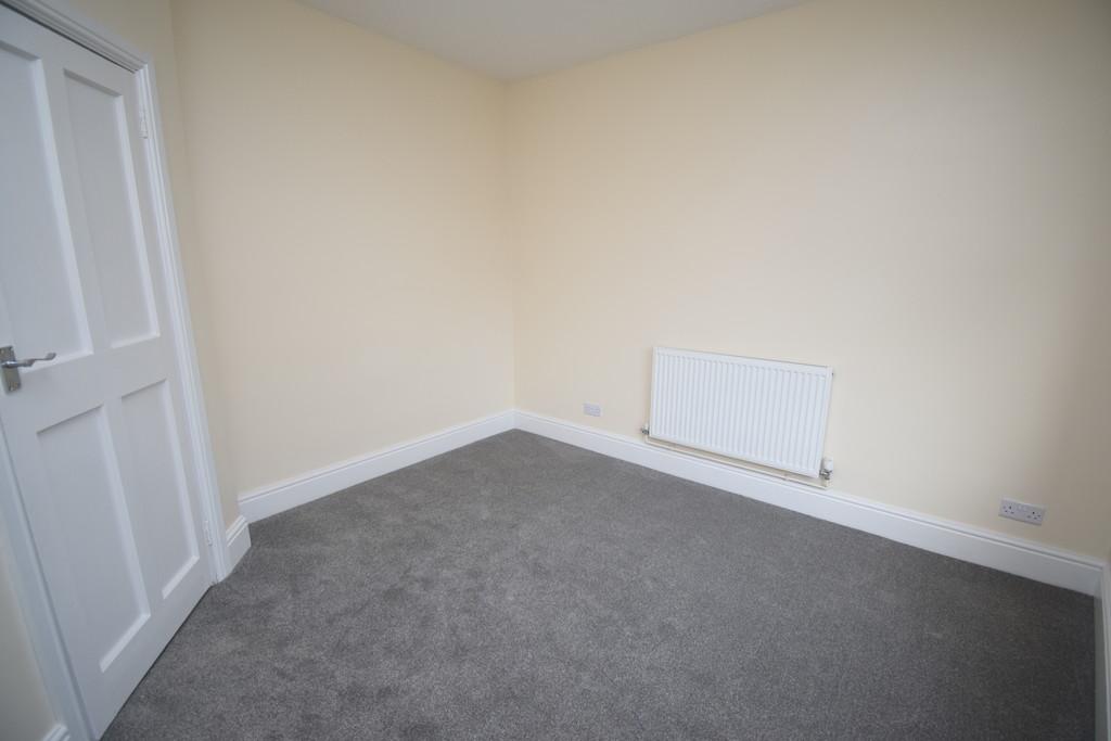 Bedroom 2 (2)