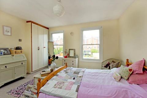 2 bedroom maisonette to rent, Mill lane, West Hampstead, London NW6