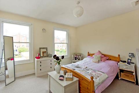 2 bedroom maisonette to rent, Mill lane, West Hampstead, London NW6