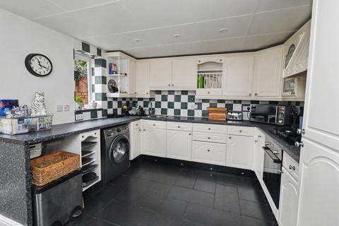 2 bedroom terraced house to rent, Havendale, Southampton SO30