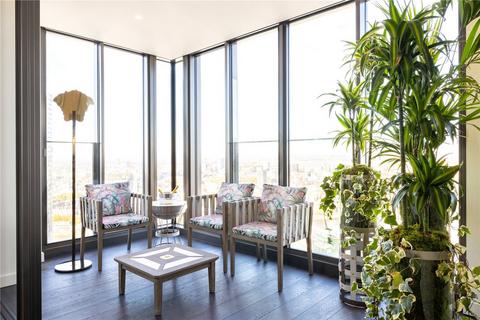 3 bedroom apartment to rent, Damac Tower, London, SW8