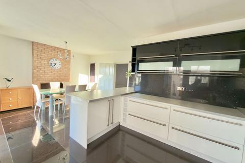 3 bedroom semi-detached house for sale, Buckingham Road, Milton Keynes MK3