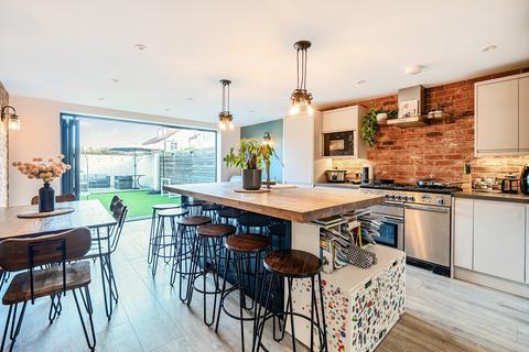 3 bedroom end of terrace house for sale, Green Lane, Hersham, Walton On Thames, KT12