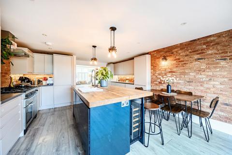 3 bedroom end of terrace house for sale, Green Lane, Hersham, Walton On Thames, KT12