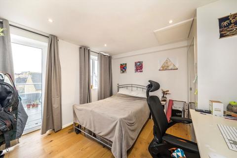 3 bedroom flat to rent, Nunhead Lane, London SE15