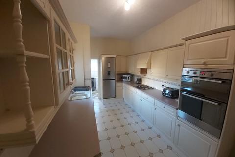 undefined, Carmyle Avenue, Carmyle