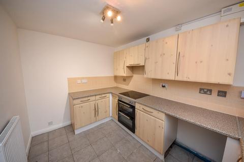 3 bedroom semi-detached house to rent, Sherwood Drive, Wigan, WN5 9RZ