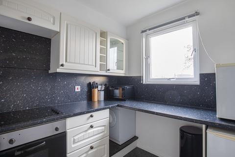2 bedroom flat to rent, Headland Court, Aberdeen