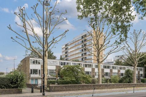 2 bedroom flat for sale, Churchill Gardens, Pimlico, London, SW1V