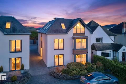 4 bedroom detached house for sale, Llantrisant Road, Groesfaen, Pontyclun