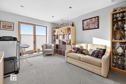 4 bedroom detached house for sale, Llantrisant Road, Groesfaen, Pontyclun